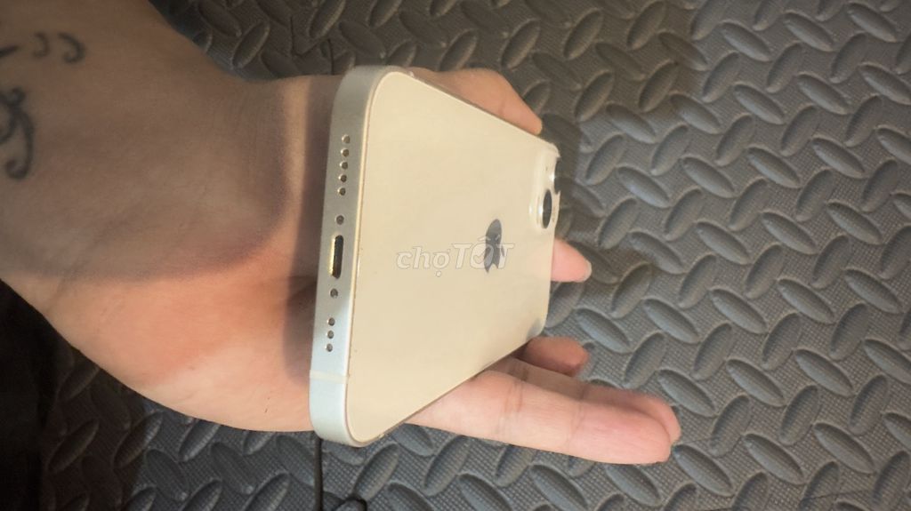 Apple iPhone 13 Trắng bán hoặc giao lưu sang andro. Mua bán Điện thoại tại Huyện Thạch Thất Hà Nội được đăng bởi nguyễn minh hieu hình 1