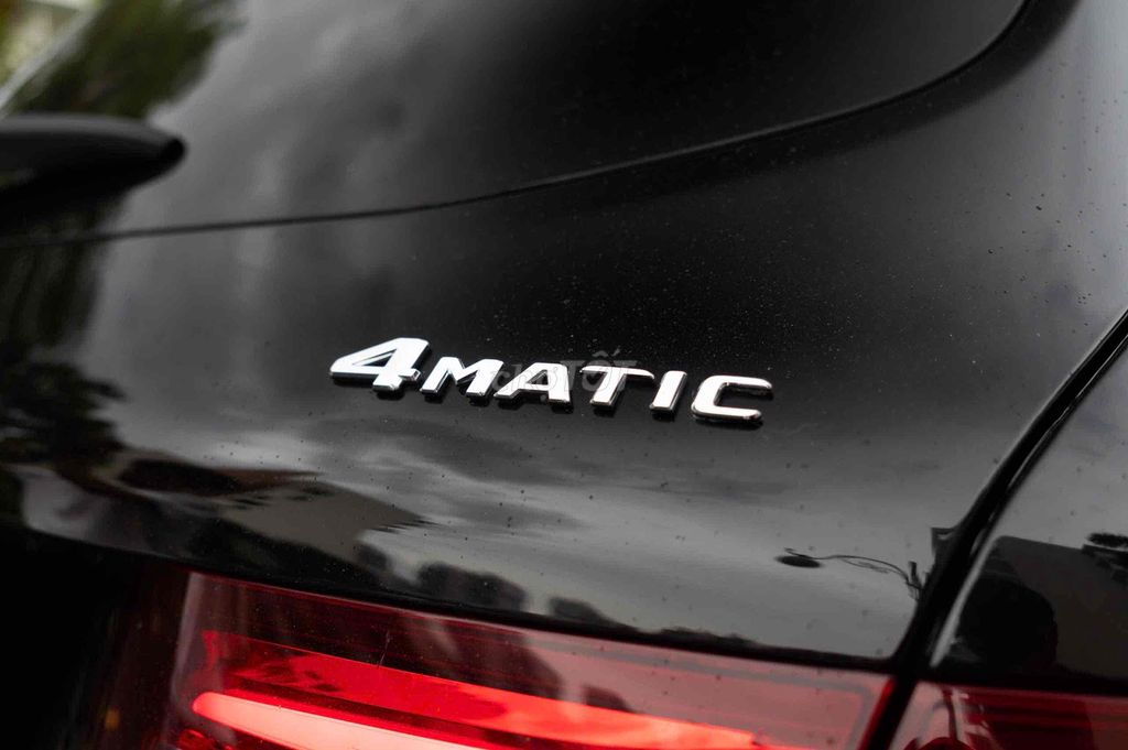 Mercedes GLC300 4Matic - Model 2020 - Đen/Nâu. Mua bán Ô tô tại Quận 7 Tp Hồ Chí Minh được đăng bởi Thật Nguyễn LongAnh Auto hình 7