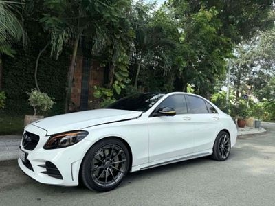 Mercedes C300 AMG Facelift 2019 Trắng Tự động