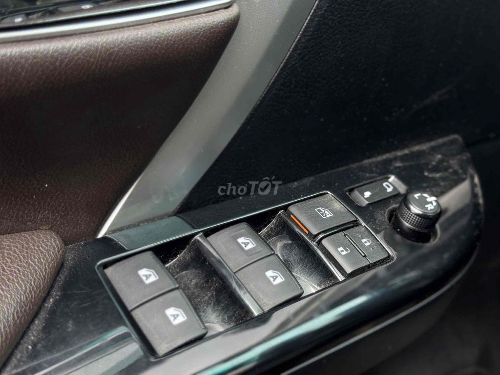 Toyota Fortuner 2018 2.7V 4x2 - 56000 km. Mua bán Ô tô tại Quận Cái Răng Cần Thơ được đăng bởi Tiết Huỳnh Ngọc Hải hình 13