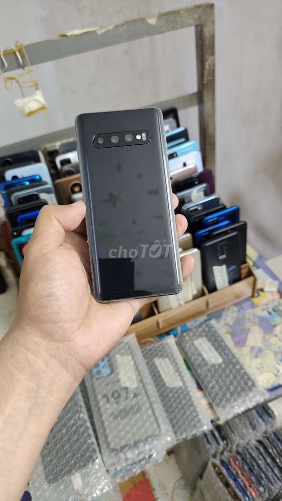 Samsung S10, ram 8gb, 128gb, màn hình cong, zin 💯. Mua bán Điện thoại tại Quận Gò Vấp Tp Hồ Chí Minh được đăng bởi A LONG   nhận thanh toán THẺ TÍN DỤNG hình 1