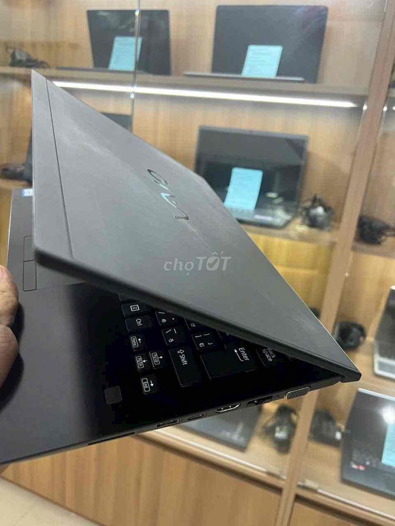 VAIO Sony I5-8265U, Ram 8G, SSD 256G, Nặng O,9kg. Mua bán Laptop tại Thành phố Long Xuyên An Giang được đăng bởi Laptop Mai Lý Nghĩa hình 4