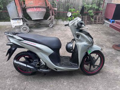 Honda Vision màu xám, tay ga. Mua bán Xe máy tại Huyện Đông Anh Hà Nội được đăng bởi Phạm Hoàng Nam