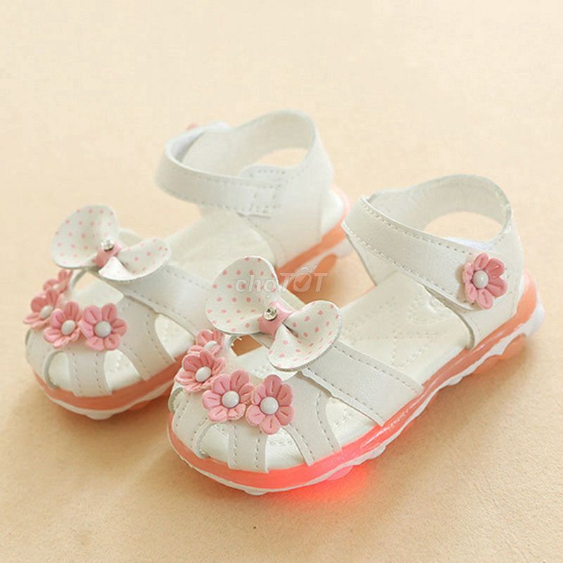 0902938662 - Giày sandal có đèn cho bé gái 1-6 tuổi (G004)