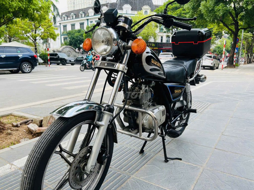 Xe máy Suzuki GN125 màu đen, dùng xăng. Mua bán Xe máy tại Quận Nam Từ Liêm Hà Nội được đăng bởi MAI HÒA hình 1