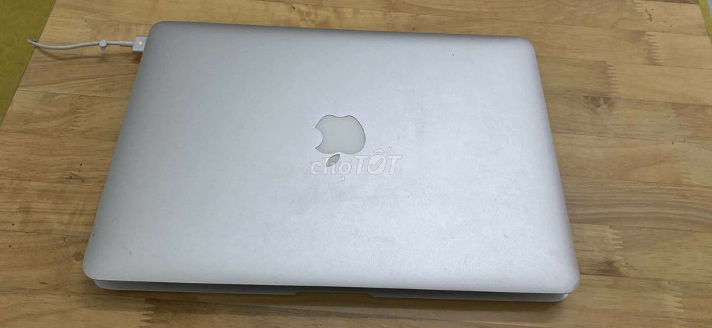 Apple MacBook Air 2017 i5 8GB. Mua bán Laptop tại Quận Bình Thuỷ Cần Thơ được đăng bởi trần phong hình 1