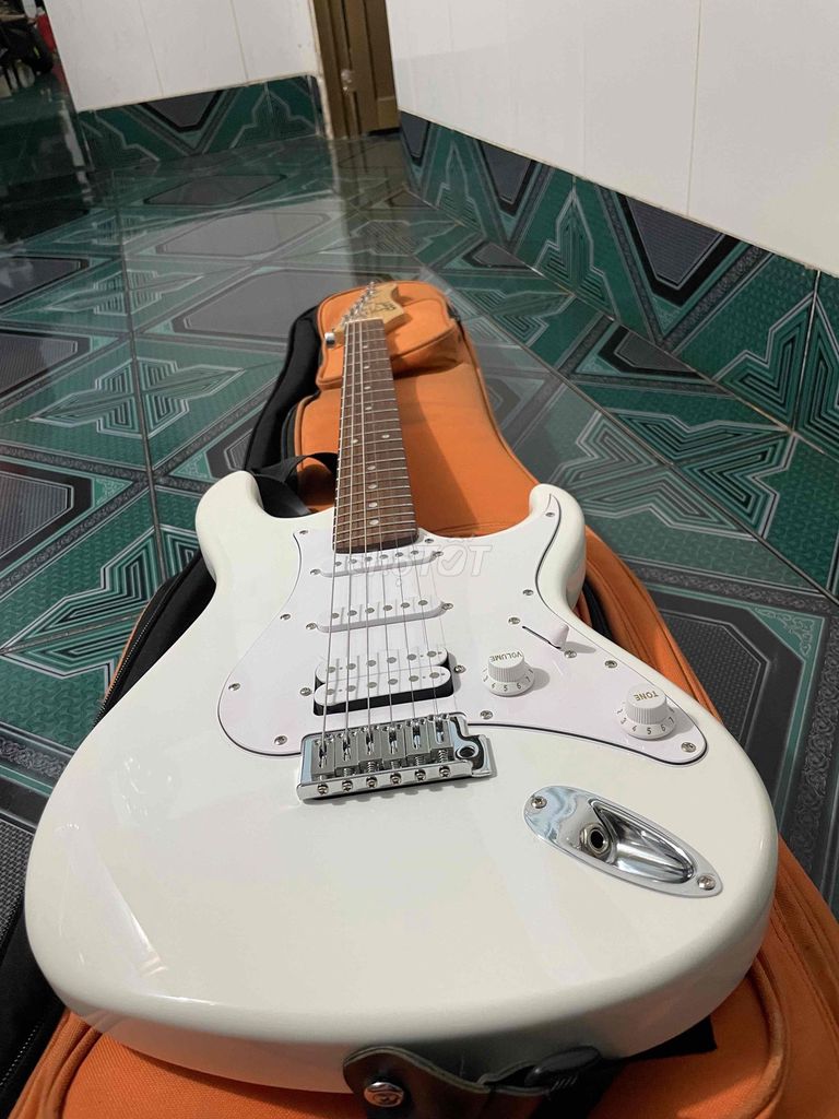 Đàn guitar điện Cort G110 Trắng Như mới. Mua bán Nhạc cụ tại Huyện Thống Nhất Đồng Nai được đăng bởi Phạm Phương hình 1