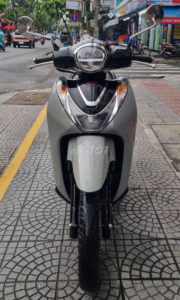 Honda SH Mode 2025 серый цементный пробег несколько тысяч км