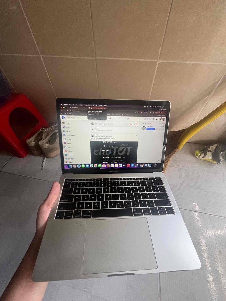 Apple MacBook Pro 13-inch 2017 i5 8GB/256GB Bạc. Mua bán Laptop tại Quận 12 Tp Hồ Chí Minh được đăng bởi Azimotona hình 1