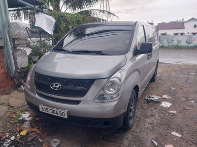 Hyundai Starex Van 6 chổ,2013 Số sàn Bạc