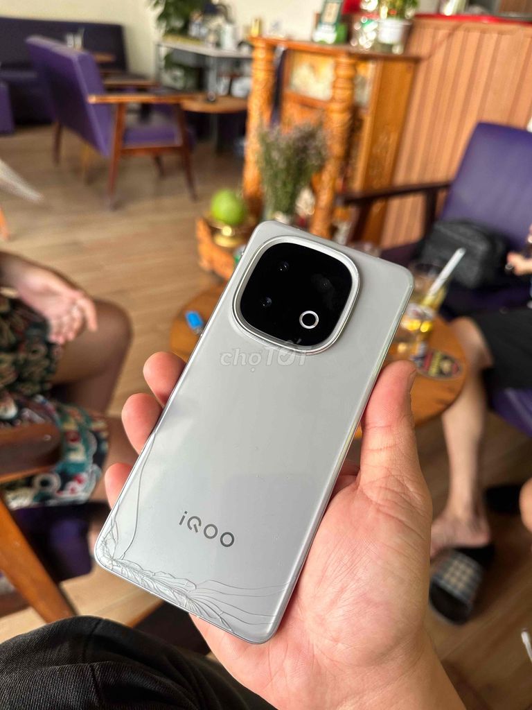 IQOO 13 12GB/256GB zin áp đẹp keng. Mua bán Điện thoại tại Thành phố Buôn Ma Thuột Đắk Lắk được đăng bởi Xuân Tr hình 1