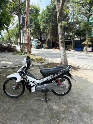 Yamaha Si 2013 Trắng đen. Mua bán Xe máy tại Quận Liên Chiểu Đà Nẵng được đăng bởi Lê Sang