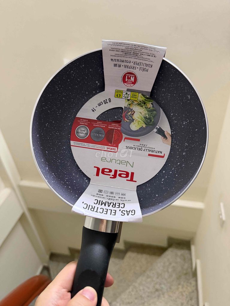 Chảo chiên Tefal Gốm chống dính 20cm. Mua bán Dụng cụ nhà bếp tại Quận Hoàng Mai Hà Nội được đăng bởi Vũ Việt Tùng hình 1