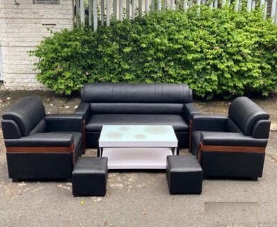 Bộ ghế sofa da văn phòng khung gỗ tự nhiên tồn kho. Mua bán Đồ dùng văn phòng tại Quận 12 Tp Hồ Chí Minh được đăng bởi Thanh lý Phú Cường