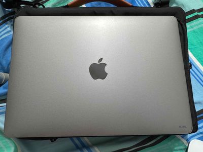Macbook Pro 13inch 2018. Mua bán Laptop tại Quận 3 Tp Hồ Chí Minh được đăng bởi Nguyễn Khiết Nhân