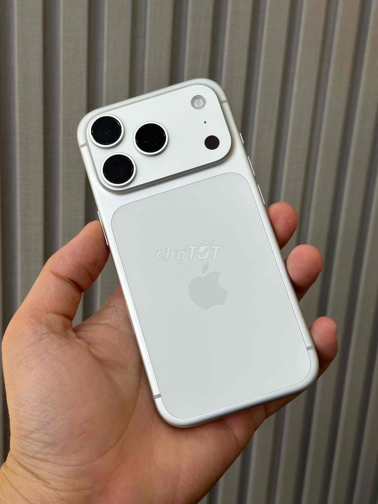 17 Pro 256GB Bạc VN Pin 100 BH 1/2027 imei 9283839. Mua bán Điện thoại tại Quận Ninh Kiều Cần Thơ được đăng bởi Quý Mobile Cần thơ hình 1