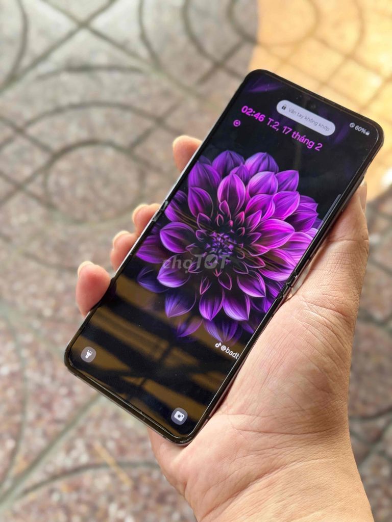 Samsung Z Flip 5 5G Zin áp Quý Phái mới 98,6% cógl