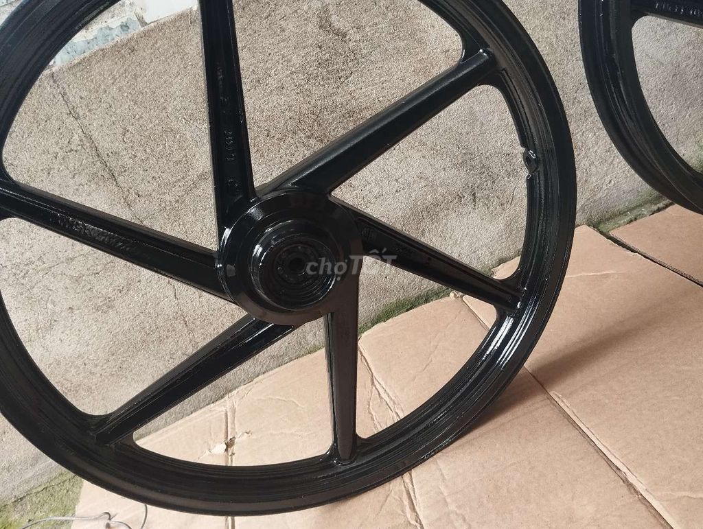 Mâm SYM 6 cây. Mua bán Phụ tùng xe tại Thành phố Trà Vinh Trà Vinh được đăng bởi Kha hình 2