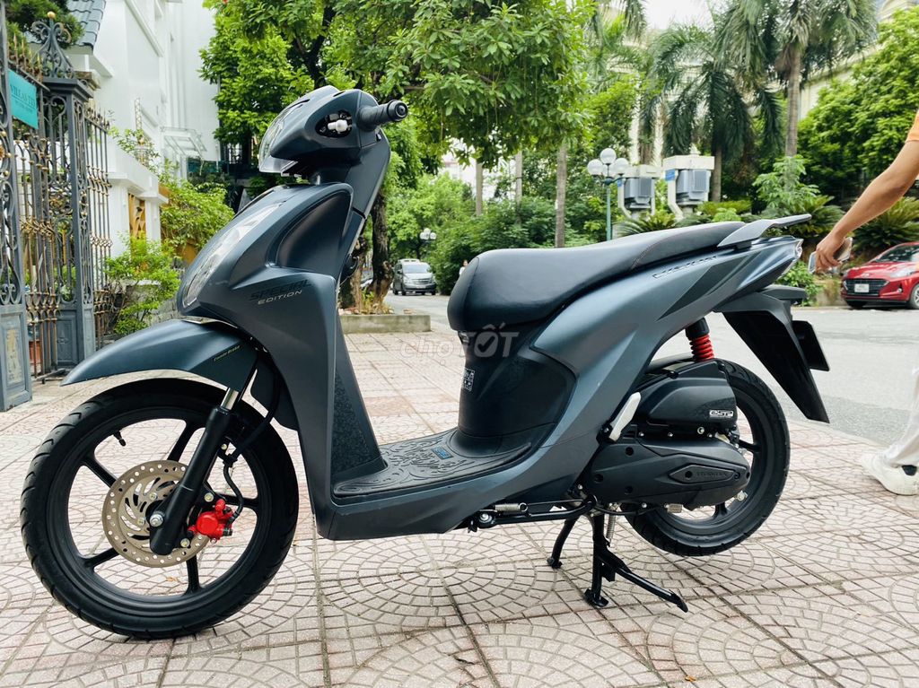 Honda Vision серый в оригинальном состоянии, 1 владелец с начала