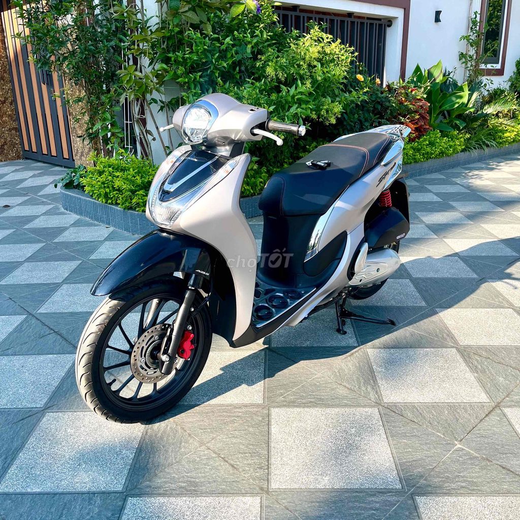 Honda SH Mode 2022 màu Bạc. Mua bán Xe máy tại Huyện An Dương Hải Phòng được đăng bởi Xe Máy Khang Chi hình 2
