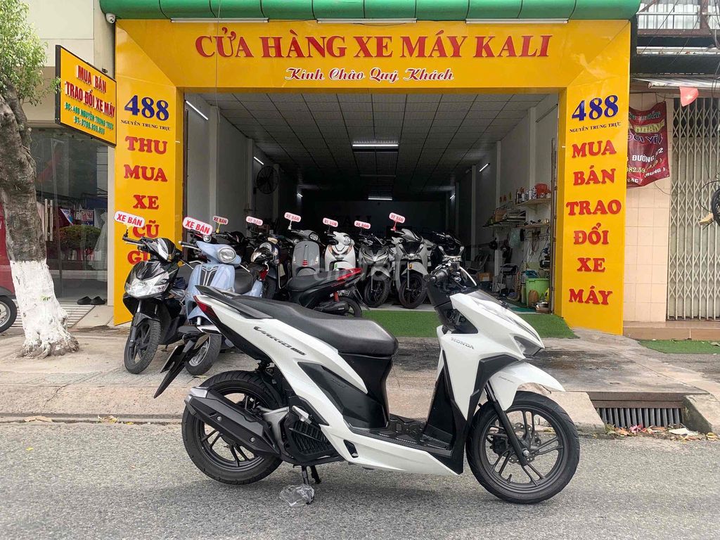 ✅✅ VARIO 150CC 2020 TRẮNG CỰC ĐẸP ODO THẤP VỎ THEO. Mua bán Xe máy tại Thành phố Rạch Giá Kiên Giang được đăng bởi Kali  hình 1