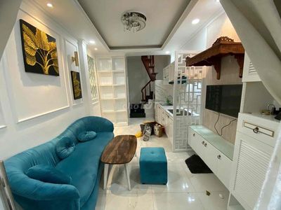 nhà đẹp 2 PHÒNG NGỦ TRẦN HƯNG ĐẠO. ĐỦ ĐỒ. Cho thuê nhà ở tại Quận 1 Tp Hồ Chí Minh được đăng bởi Phương