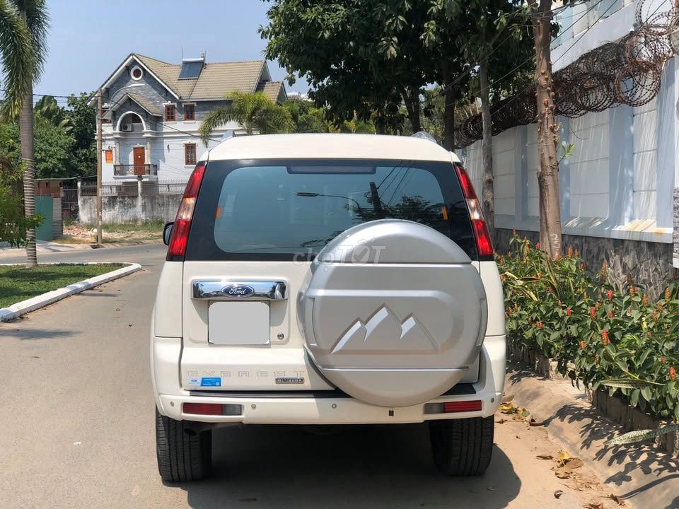 Ford Everest model 2011 máy dầu số tự động. Mua bán Ô tô tại Quận Gò Vấp Tp Hồ Chí Minh được đăng bởi Thu 381 hình 2