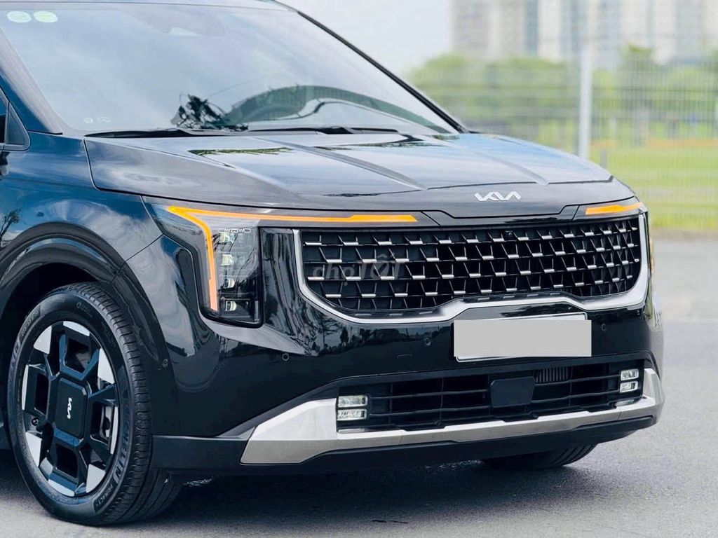Kia Carnival Signature 2024 Đen 9000km