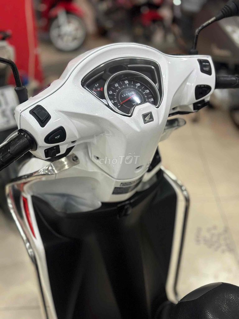 Honda Vison 2020.BSTP.Chính chủ.Khoá Makey.. Mua bán Xe máy tại Quận 6 Tp Hồ Chí Minh được đăng bởi Cửa Hàng Xe Máy Hoà Bùi hình 6