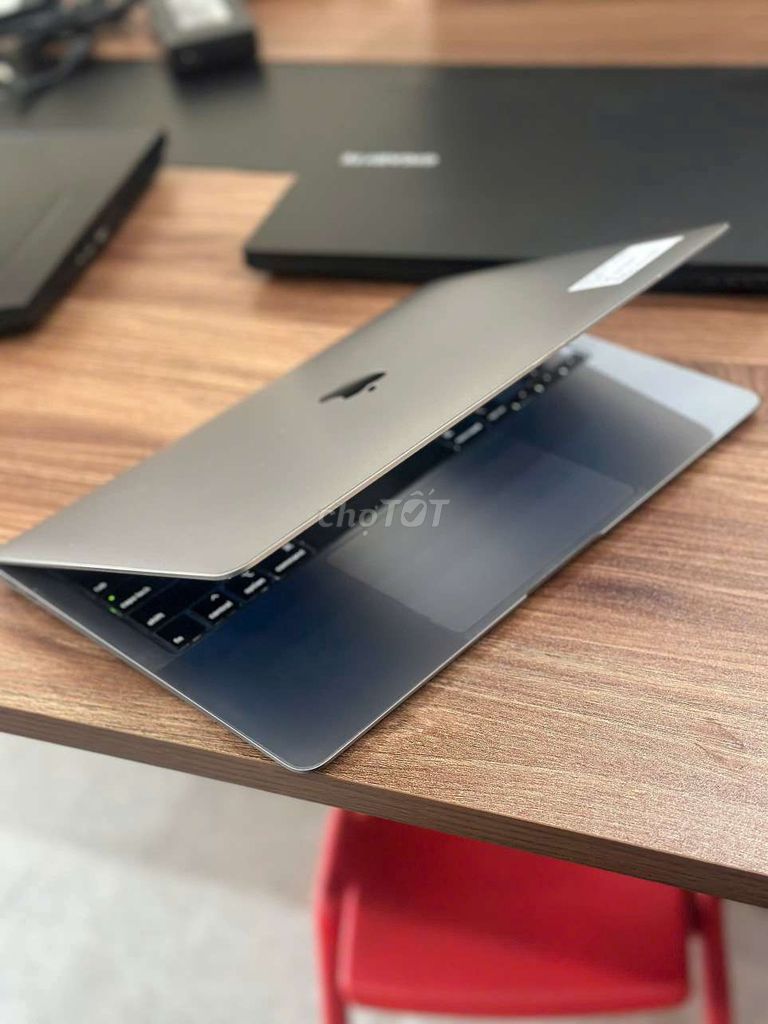 Apple MacBook Air 2020 i3 13.3 inch 8GB/256GB. Mua bán Laptop tại Quận Cẩm Lệ Đà Nẵng được đăng bởi Hbach Technology hình 1