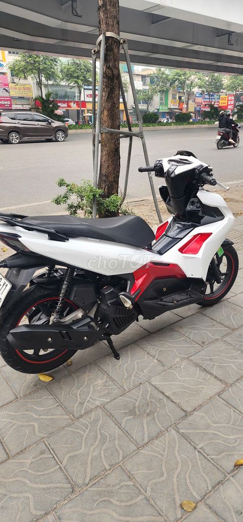 Honda Air Blade 2020 Trắng đỏ đen. Mua bán Xe máy tại Quận Cầu Giấy Hà Nội được đăng bởi iMotorbike Hà Nội hình 5
