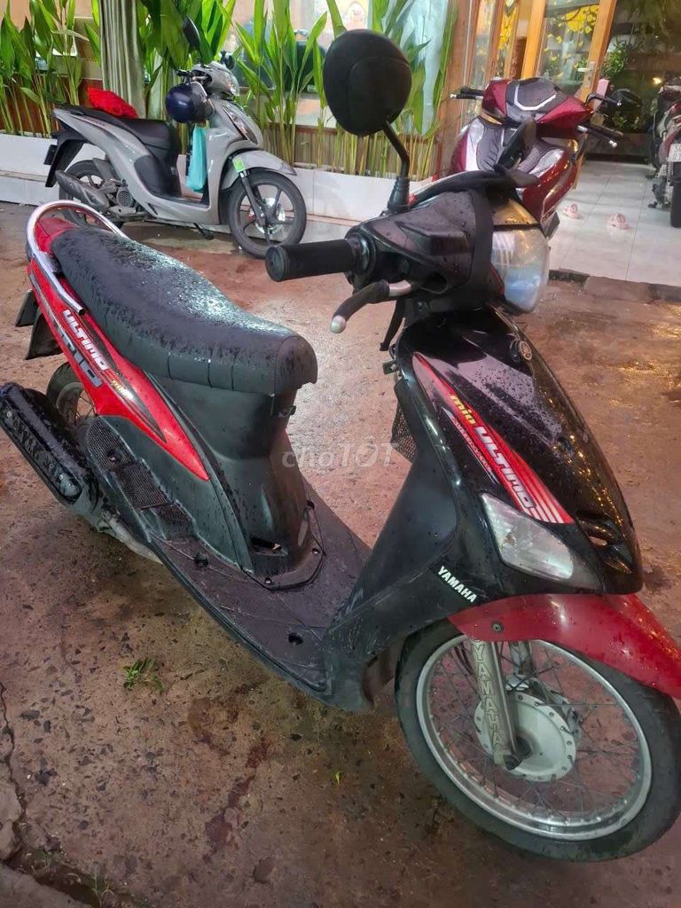 Скутер Yamaha, черно-красный, б/у