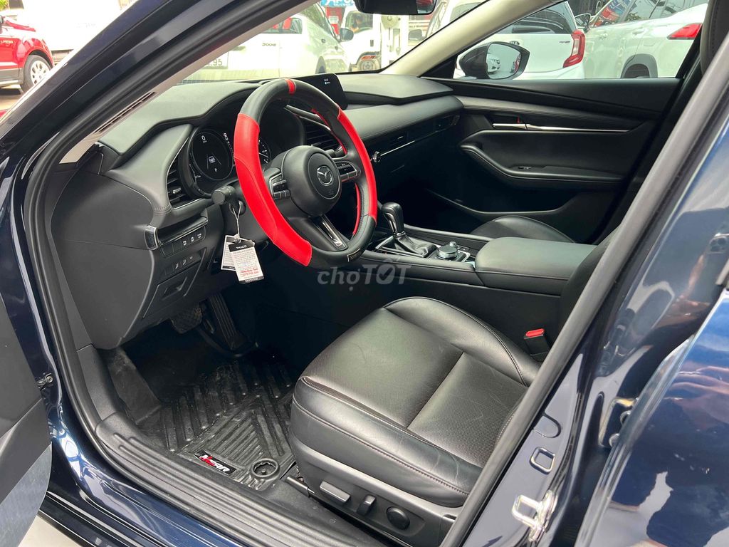 Mazda 3 đời 2022 bản Luxury - odo mới 26.000km. Mua bán Ô tô tại Thành phố Thủ Đức Tp Hồ Chí Minh được đăng bởi Nguyễn Minh Tấn hình 6