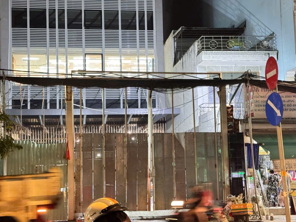 CẦN THANH LÝ CỬA CÔNG TRÌNH. Mua bán Nội thất, đồ gia dụng khác tại Quận 7 Tp Hồ Chí Minh được đăng bởi Anh Thạch hình 1