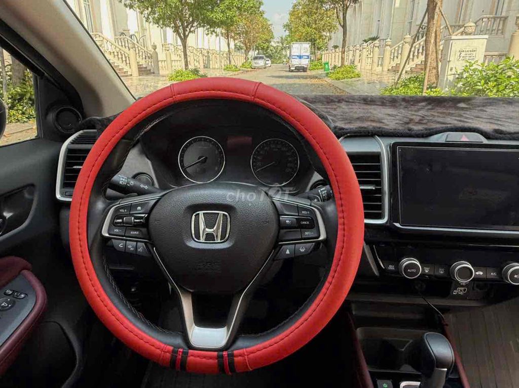 Honda City 2024 L 1.5 AT - 27000 km. Mua bán Ô tô tại Thành phố Dĩ An Bình Dương được đăng bởi Hiển phạm hình 3