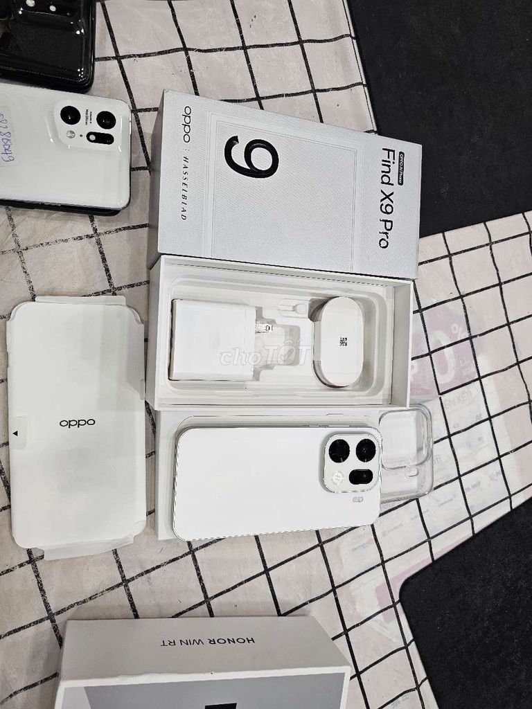 Oppo Find X9 Pro 16/512G TRẮNG V/N FBOX ZIN ĐẸP. Mua bán Điện thoại tại Quận Tân Phú Tp Hồ Chí Minh được đăng bởi Ngô Minh Mobile  hình 1