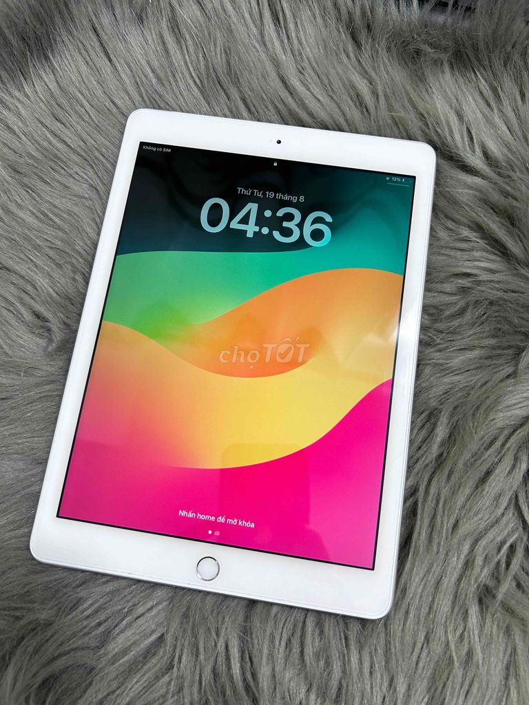 Apple iPad thế hệ 6 32GB Xám. Mua bán Máy tính bảng tại Quận Tân Phú Tp Hồ Chí Minh được đăng bởi Công nghệ di động Apple Watch Samsung Tai nghe hình 1
