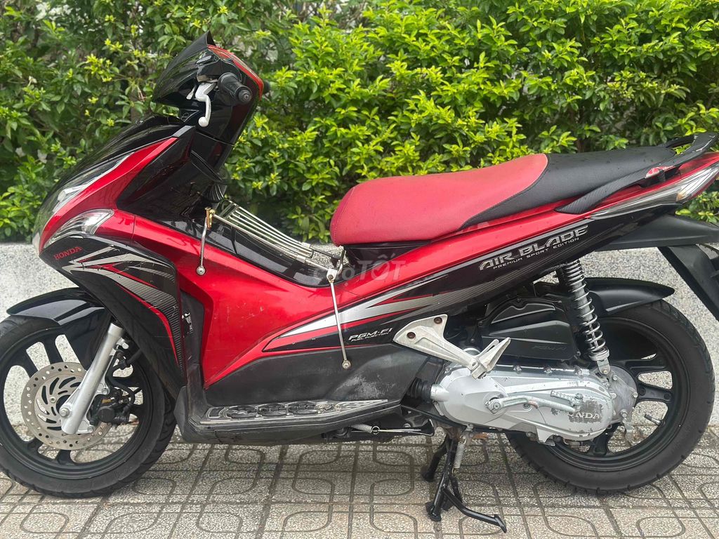 Honda Airblade Fi 2012 Đỏ đen. Mua bán Xe máy tại Thành phố Thủ Đức Tp Hồ Chí Minh được đăng bởi Xe Máy Sơn Thủ Đức hình 6