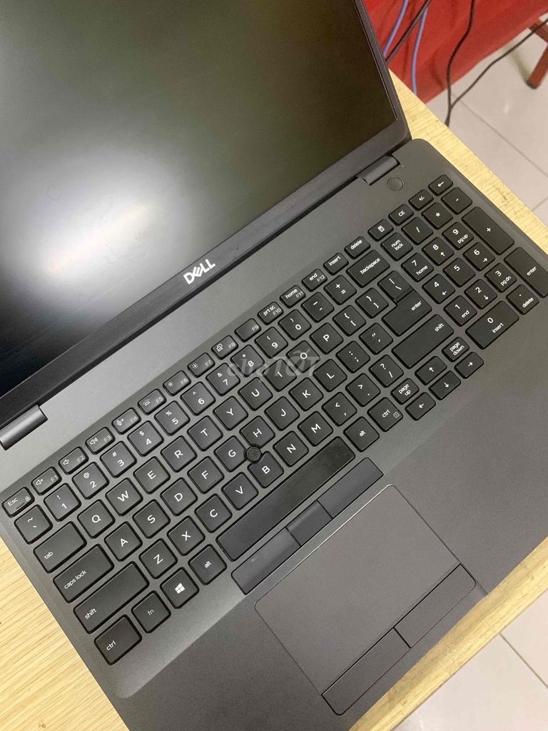 Dell latitude 5500 cpu i5 8250/8/256g 15.6 full hd