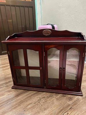 Tủ gỗ treo tường. Mua bán Tủ, kệ gia đình tại Quận 3 Tp Hồ Chí Minh được đăng bởi we sell anything