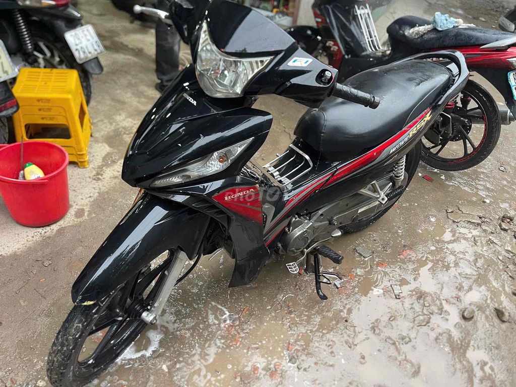 wave Rsx Fi thanh lí. Mua bán Xe máy tại Quận Thanh Xuân Hà Nội được đăng bởi Linh Trần hình 1