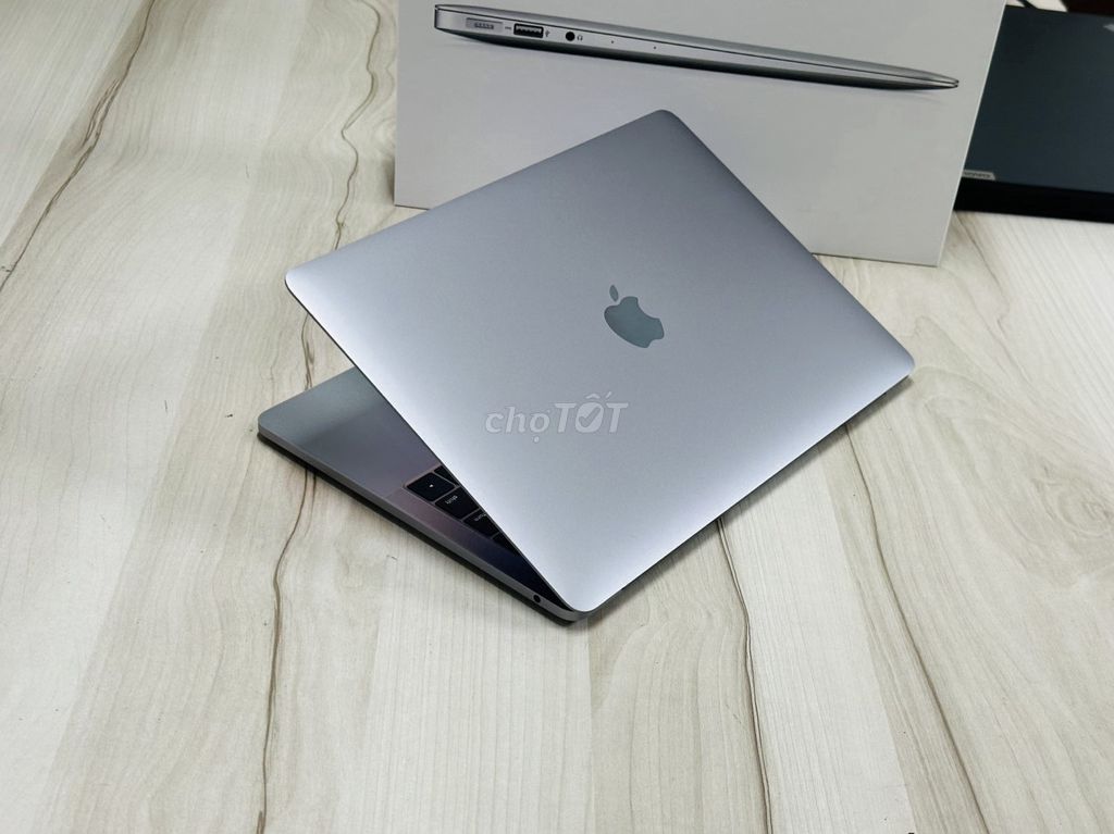 Macbook Pro 2017 13' (Core i7, Ram 16GB, 256GB)
