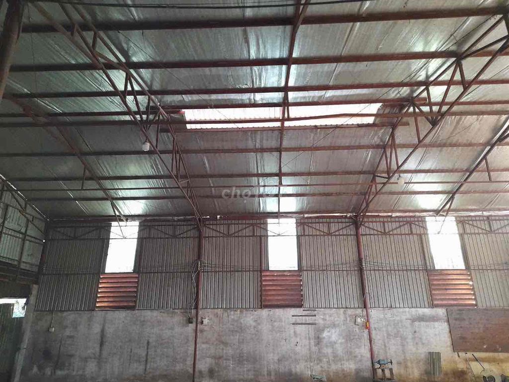 Kho Tân Phú lộ 47m, điện 3 pha, container, 360m2, Cần Thơ, thuê 1-10 N