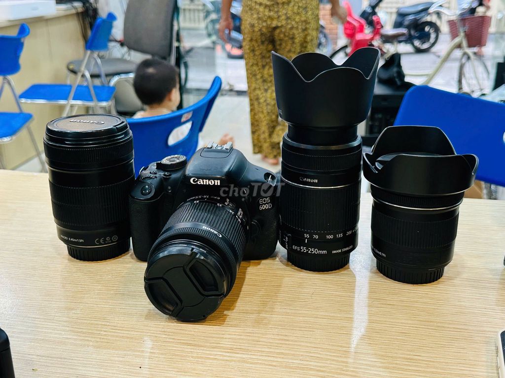 Canon 600D Màn Xoay Lật + 18-55 + 10-18 + 18-135. Mua bán Máy ảnh, Máy quay tại Quận Đống Đa Hà Nội được đăng bởi Nguyễn Thu hình 1