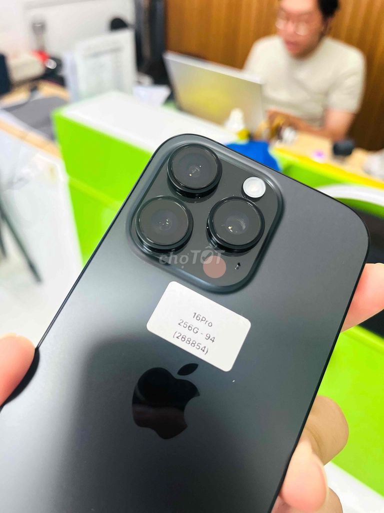 Apple iPhone 16 Pro 256GB Đen. Mua bán Điện thoại tại Quận Ngô Quyền Hải Phòng được đăng bởi lê thanh thuỷ hình 1
