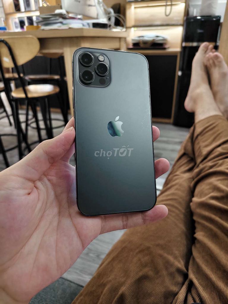 iPhone 12 Pro 128 Lock đen full cn pin 100. Mua bán Điện thoại tại Quận Bình Thạnh Tp Hồ Chí Minh được đăng bởi DKSV hình 1