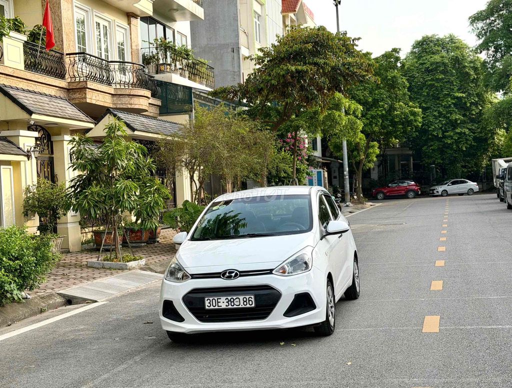 Hyundai i10 1.2 MT 2016 белый, механика