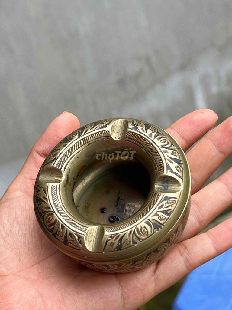 Gạt tàn đồng đúc Vintage 7.5cm. Mua bán Đồ sưu tầm, đồ cổ tại Huyện Hàm Thuận Bắc Bình Thuận được đăng bởi Tôi Là Joy hình 1