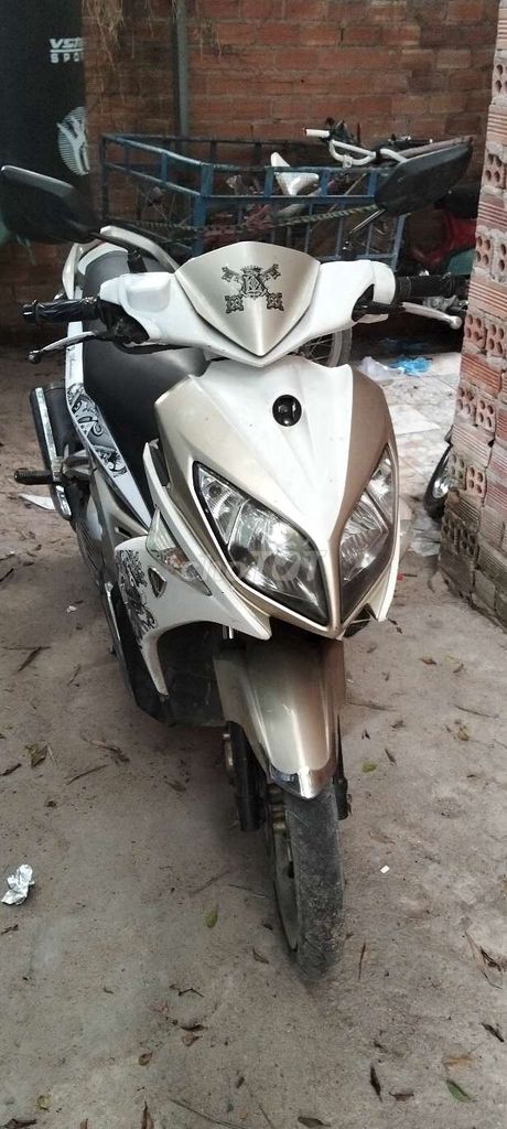Yamaha Novo 4 Trắng Vàng đồng. Mua bán Xe máy tại Thị xã Phú Mỹ Bà Rịa - Vũng Tàu được đăng bởi Vuquoc Hai hình 3
