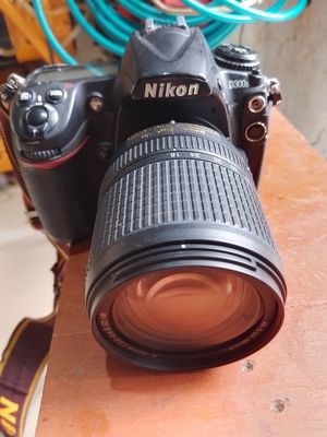 Nikon d300s..kèm lens 18_140..2pin..1sac